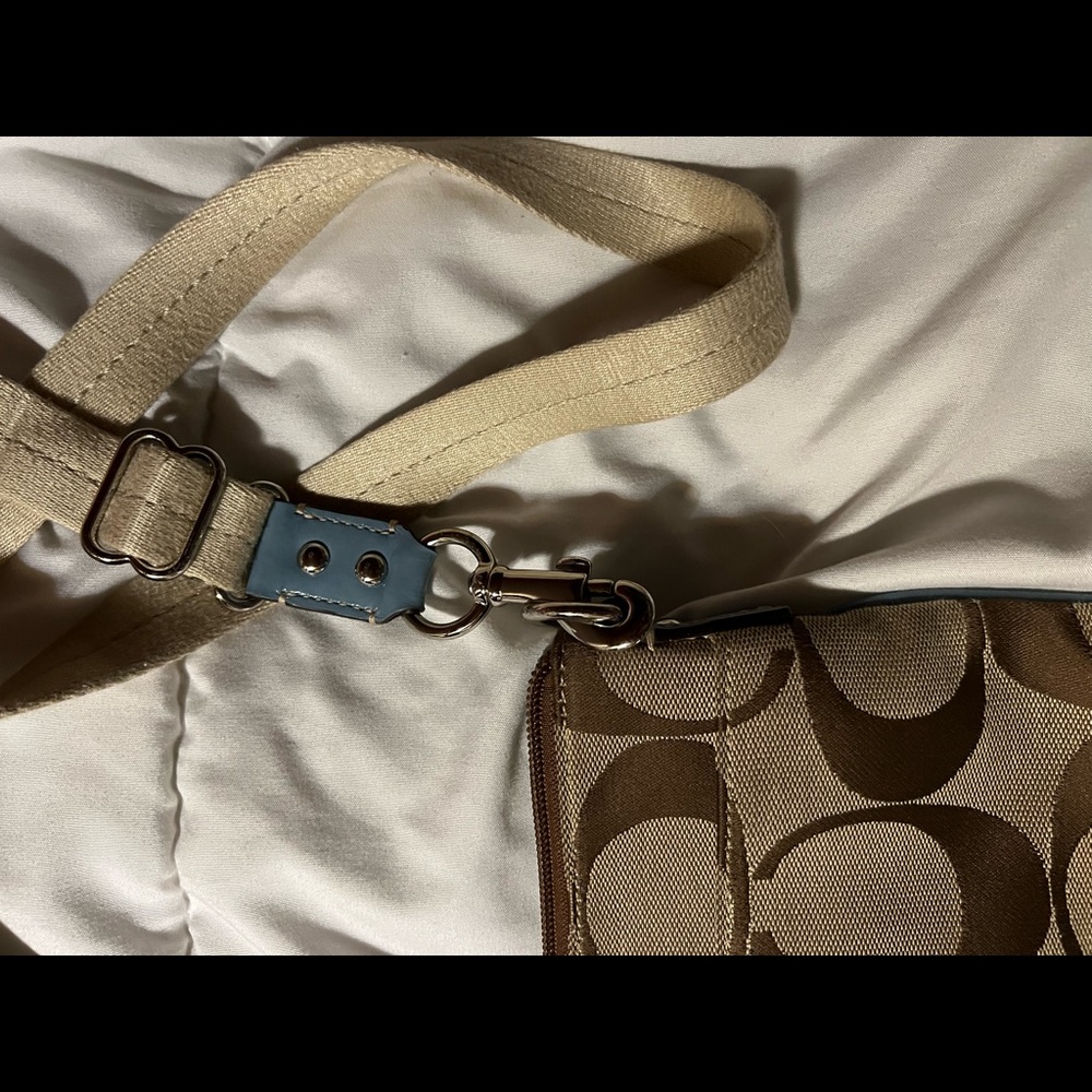 Coach Bag - Picture 3 of 6